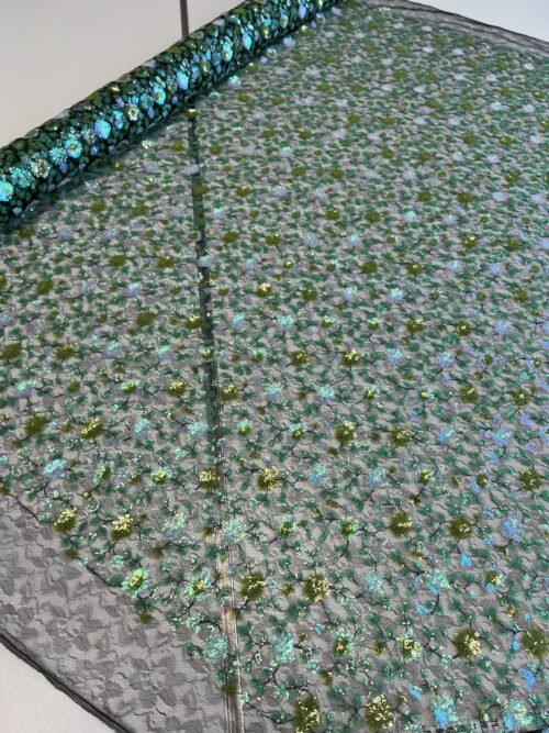 IMG_2663 Gipiūras suvinėtas žvyneliais (12 FB 0007)