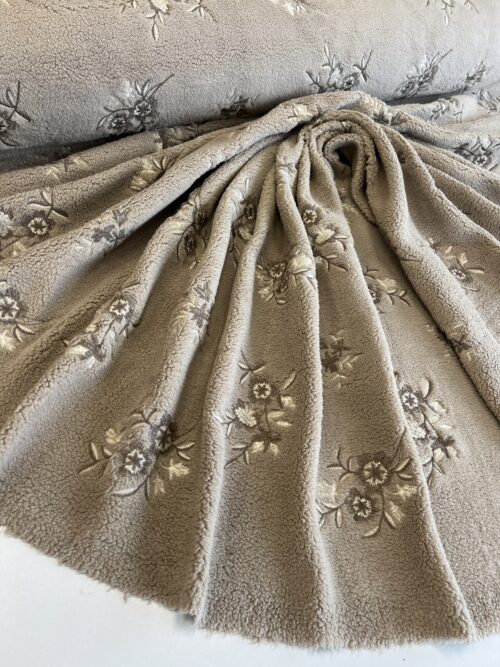 IMG_1423 Siuvinėtas “Teddy” audinys (18 KN 0002)