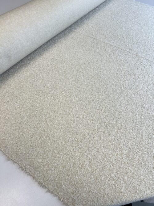 IMG_1550 “Bukle” tipo audinys (24 KN 0002)