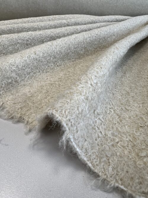 IMG_1556 “Bukle” tipo audinys (24 KN 0002)