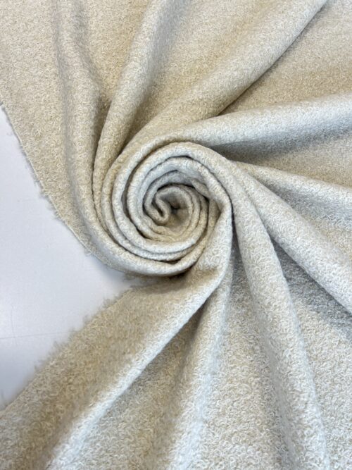 IMG_1557 “Bukle” tipo audinys (24 KN 0002)