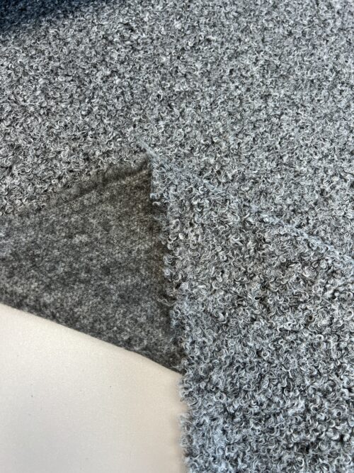 IMG_1568 “Bukle” tipo audinys (24 KN 0003)