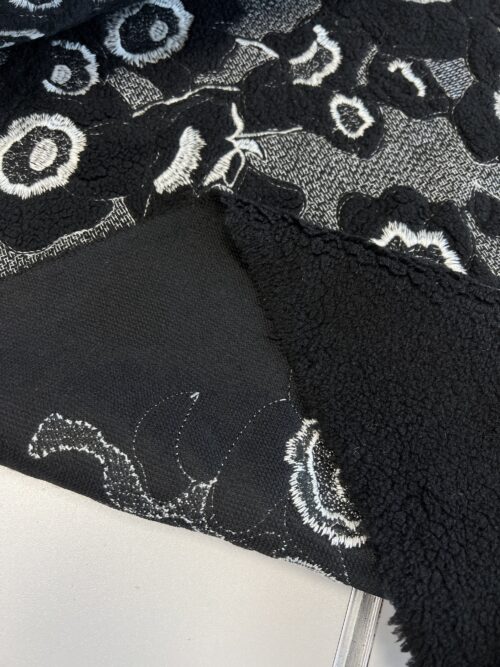 Siuvinėtas “Teddy” audinys (18 KN 0000)