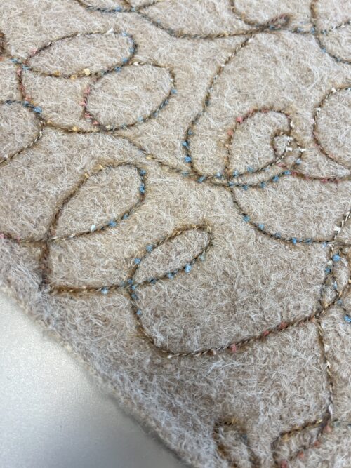 Siuvinėtas bukle audinys (26 KN 0005)