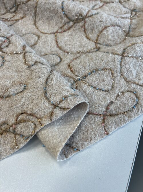 Siuvinėtas bukle audinys (26 KN 0005)