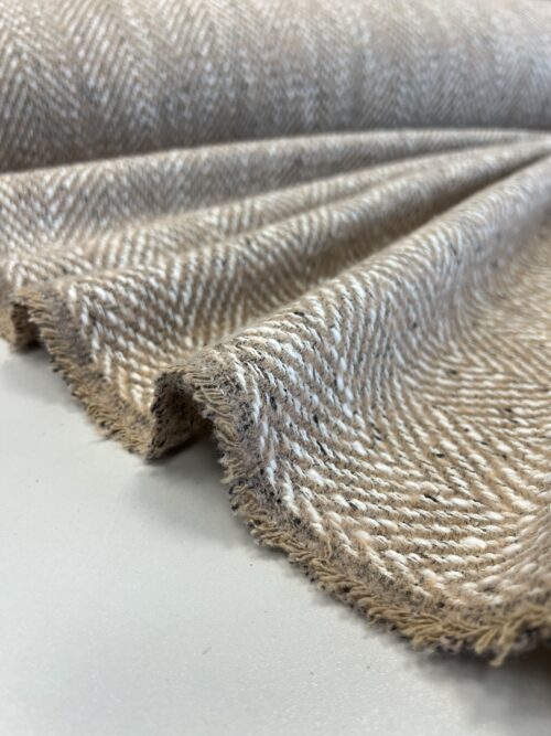 IMG_2760 Audinys su vilna (22 KN 0000)