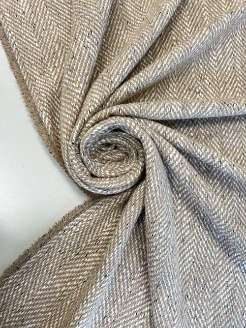 IMG_2762 Audinys su vilna (22 KN 0000)