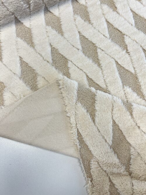 IMG_2770 Dirbtinis kailiukas (24 KN 0004)