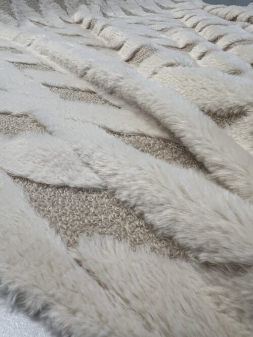 IMG_2776 Dirbtinis kailiukas (24 KN 0004)