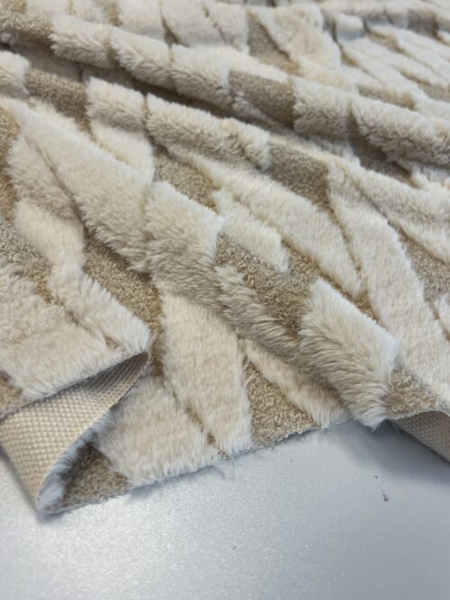 IMG_2777 Dirbtinis kailiukas (24 KN 0004)